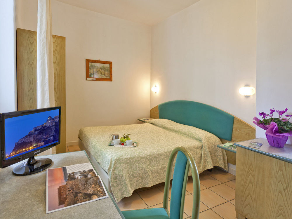 Hotel Vittoria Искья Экстерьер фото
